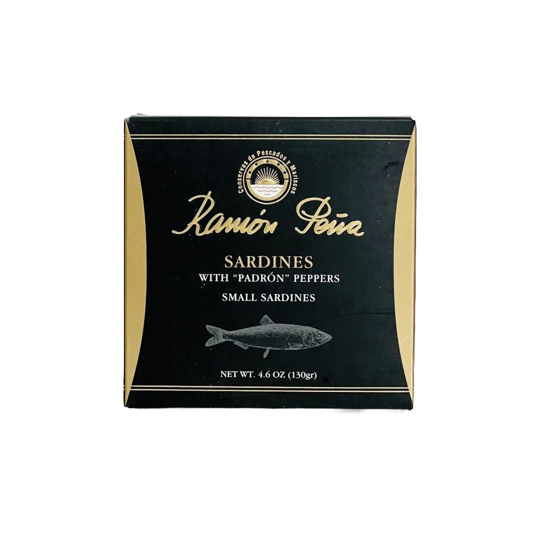 Packaging of Ramón Peña sardines with Padrón peppers on a white background
