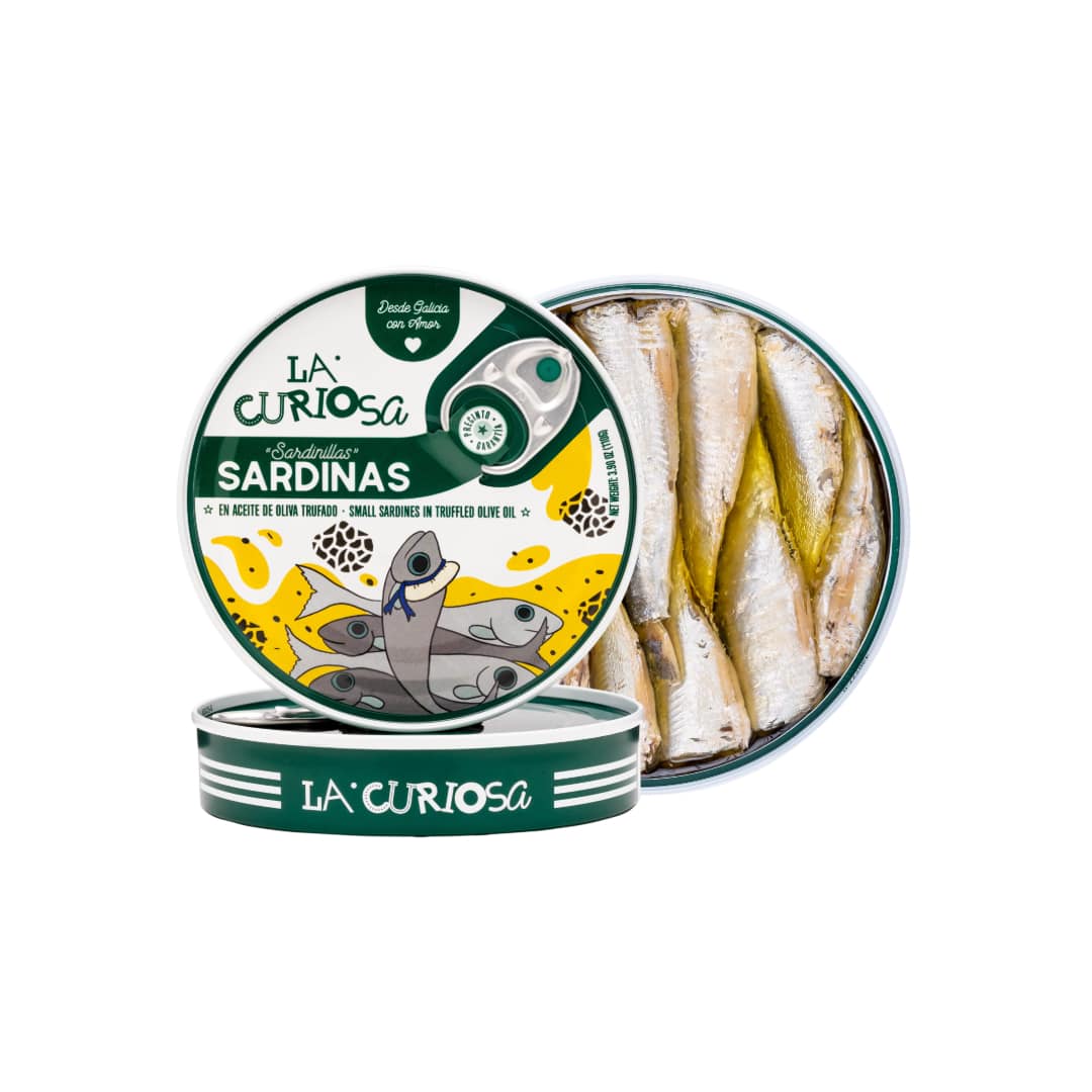 Tin of sardines with 'La Curiosa' branding on a white background
